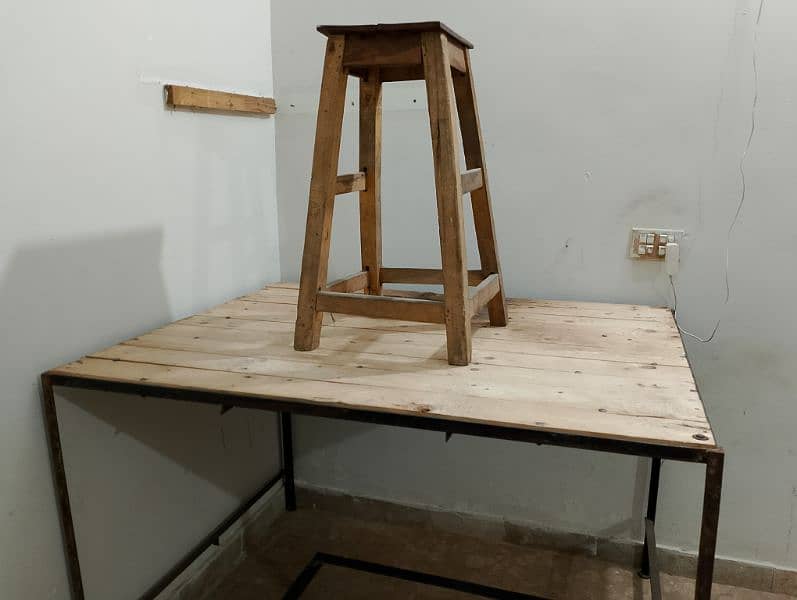 A table and chair for Sale 1