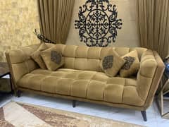 sofa set or sath main parda b hai