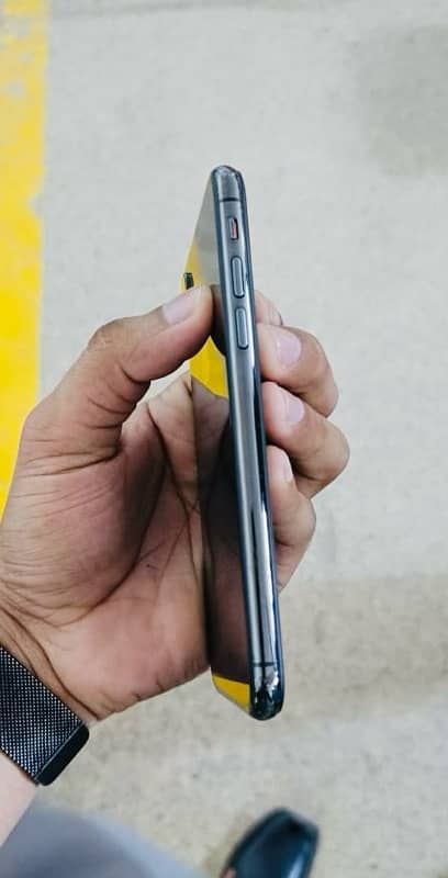 IPhone XS 64 GB NON PTA 4