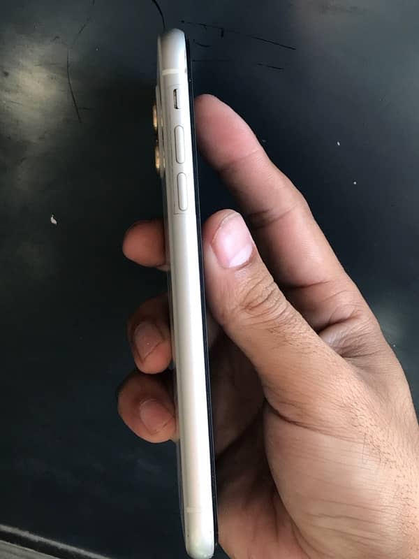 Iphone 11 Official Pta Approved ! 128 GB 5