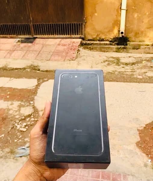 iPhone 7 Plus 128gb all ok 10by10 pta approved 100BH jet black pack 1