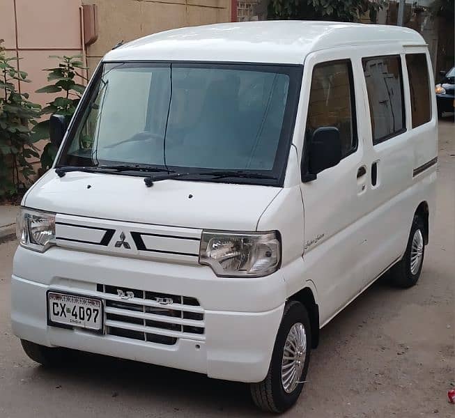 Mitsubishi Minicab Bravo 2013 6