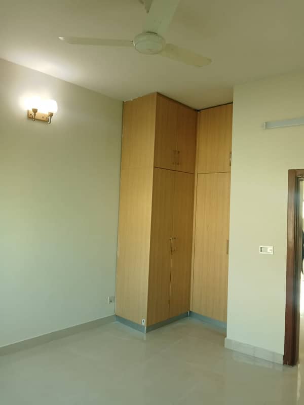 40x80 upper portion for rent in G-15 Islamabad 1