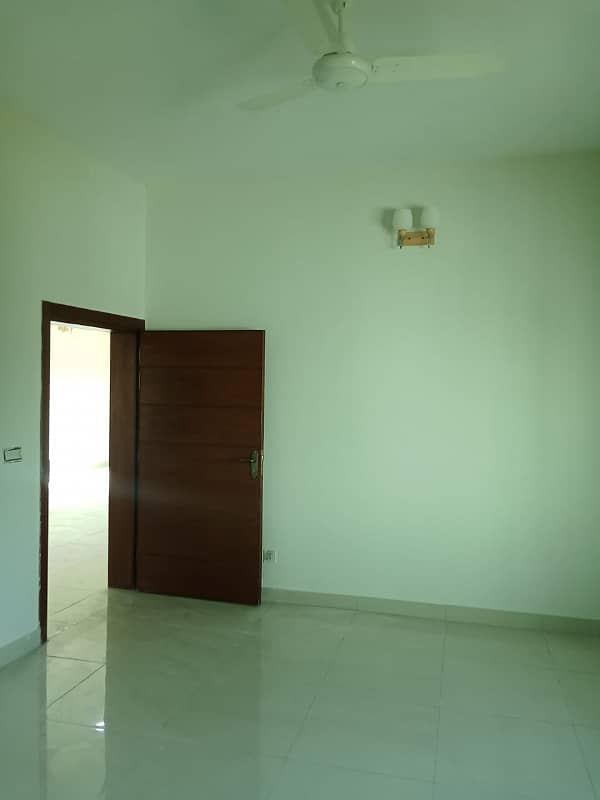 40x80 upper portion for rent in G-15 Islamabad 7