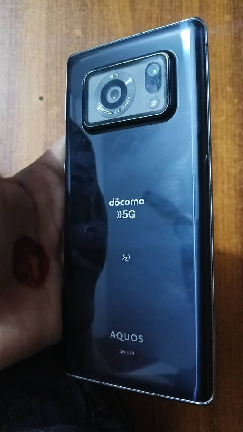 Aquos R6 12/128 0