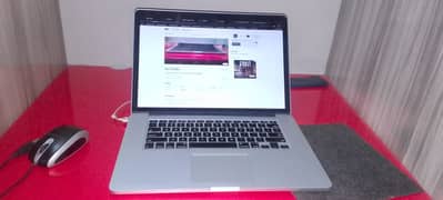 macbook pro 2015 15.4 inch 512 GB SSD 16 GB RAM