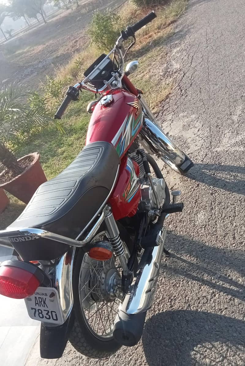 Honda CG 125 2023 3