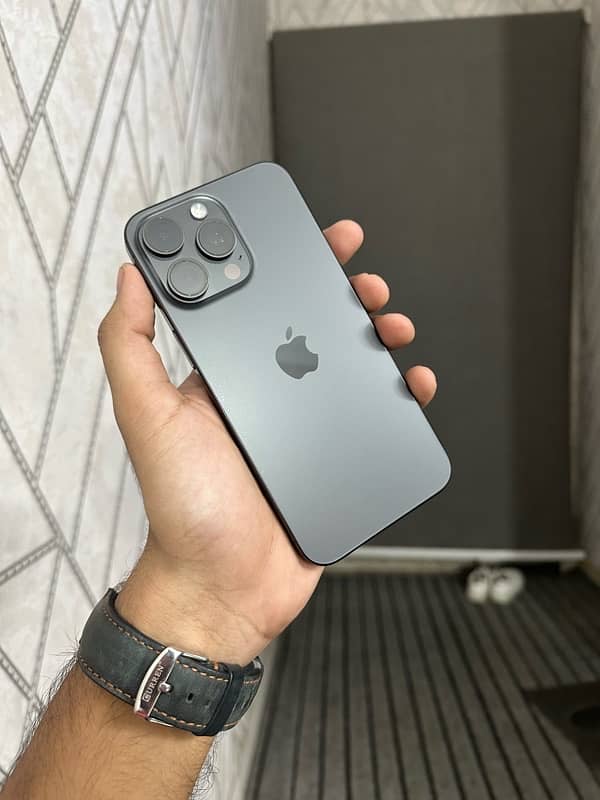 iPhone 15 pro max 0