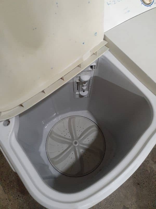 Haier washing machine & dryer HWM80-000S , 3