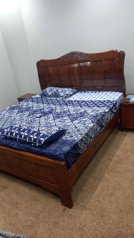 New Bed Set on low price Pure sheesham wood never used 1