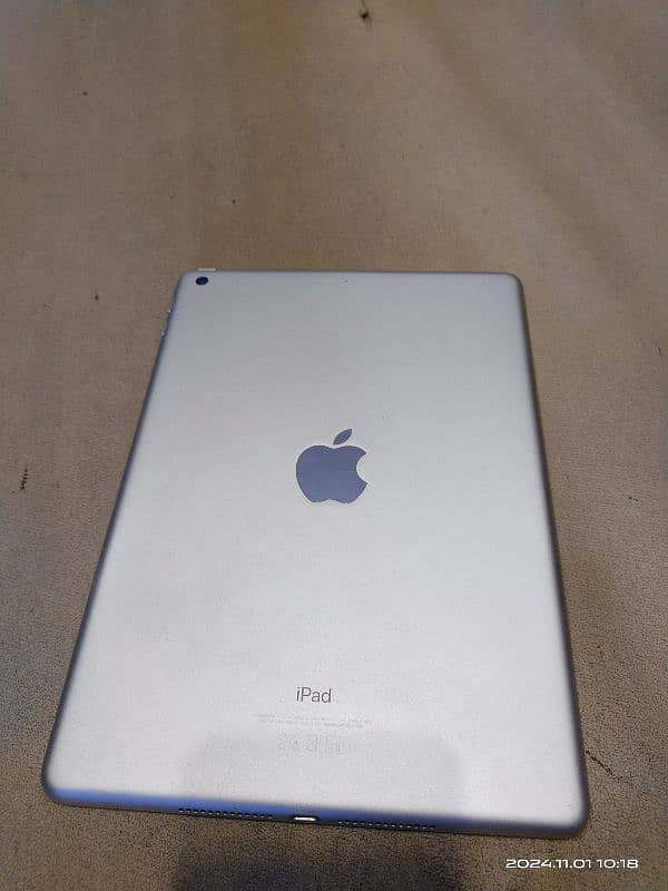 Ipad 6th generation 32 GB 5