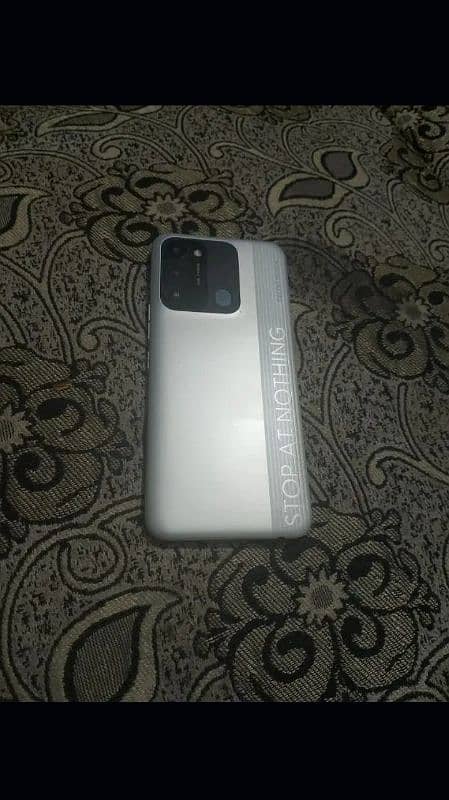 Tecno spark 8c. 4/3.7/128gb 2