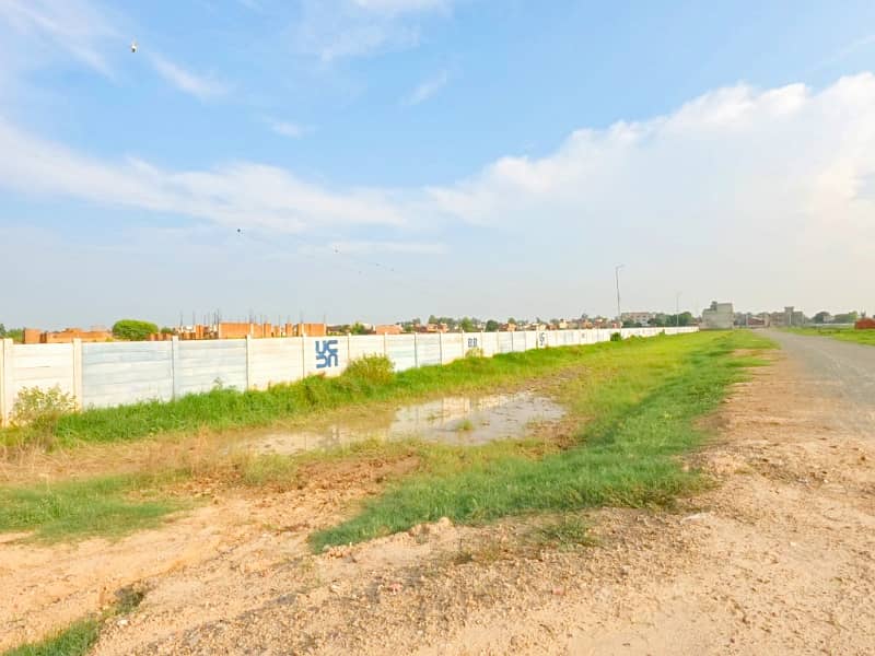 21 Marla corner plot available for sale 2