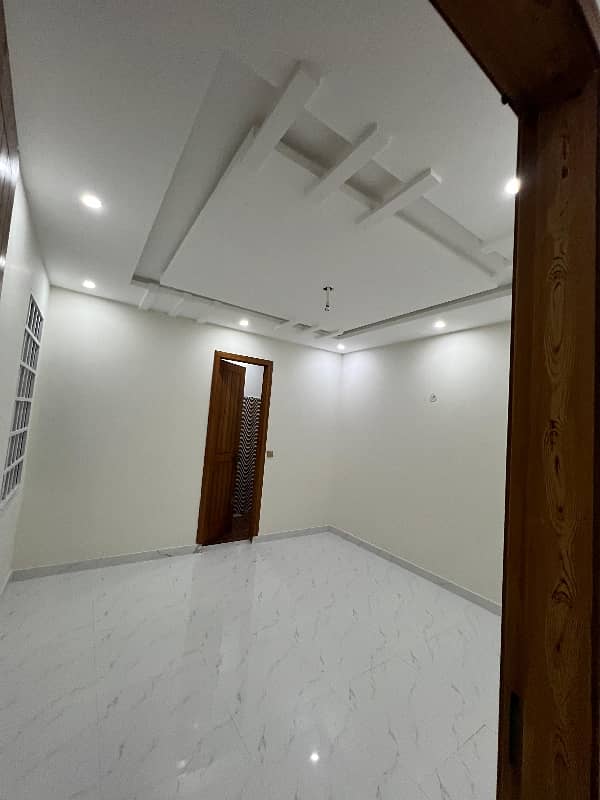 5 Marla House Available In Nashman Iqbal Phase2 31