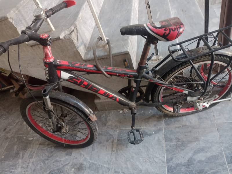 12 years kid bycycle in very reasonable price 0