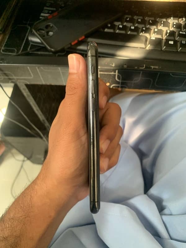 Iphone 11 Pro Urgent Sale 5