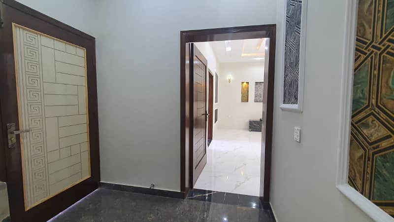 Beautiful 10 Marla House for sale in Canal Garden Near Behria town 33