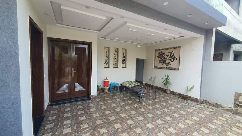 Beautiful 10 Marla House for sale in Canal Garden Near Behria town 44