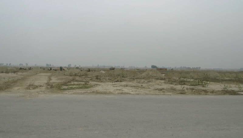 10 MARLA HOT LOCATION PLOT FOR SALE 2