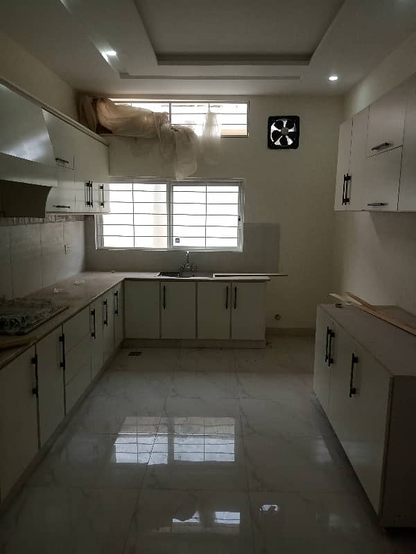 1 Kanal Brand New House Available For Family First Entry 9