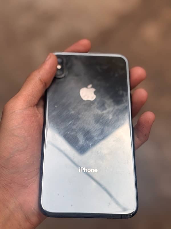 iPhone XS Max non pta but sim chlata h noic sim working or kbhi ufone. 1