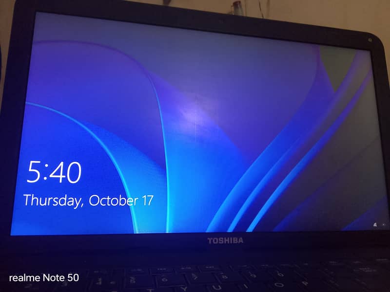 Toshiba satellite pro x850 4gb 300gb with charger 3