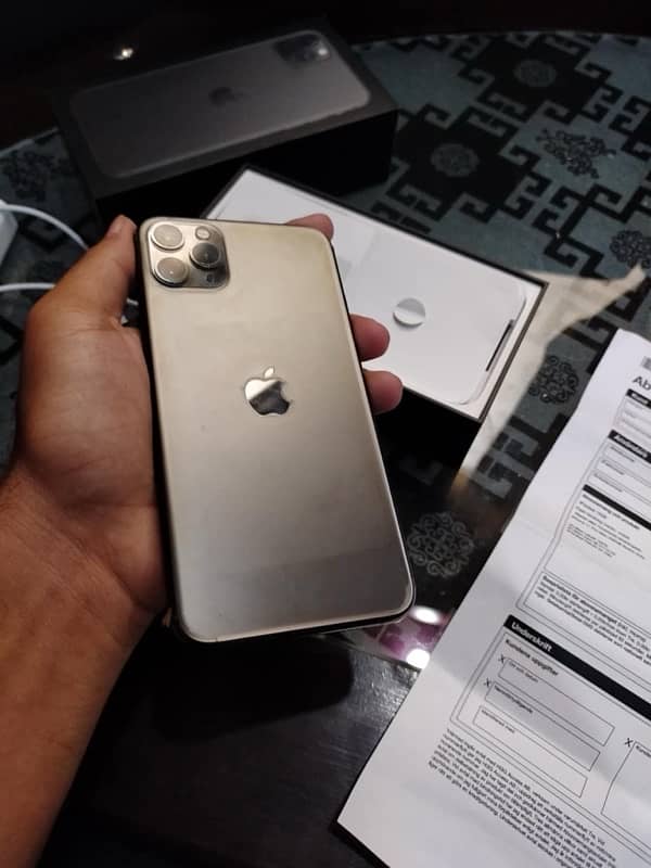 IPhone 11 pro max 256 GB With complete Box non pta 8