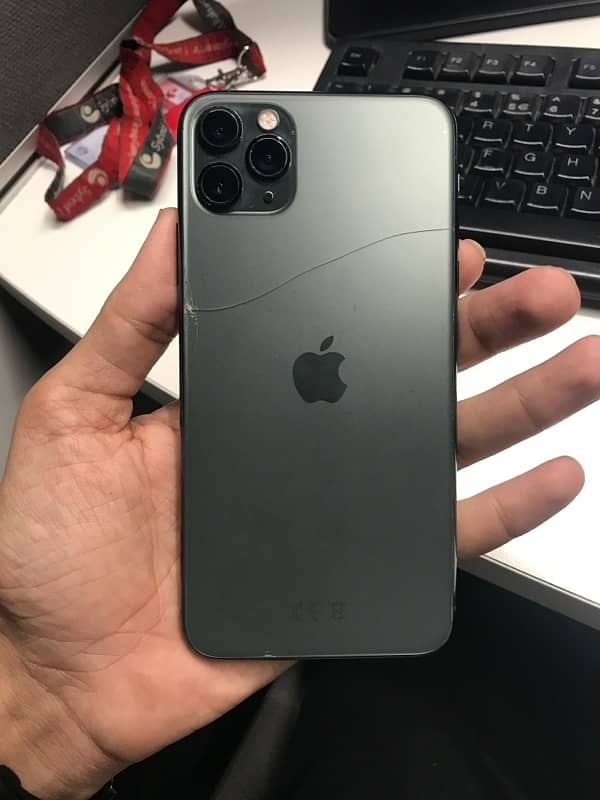 Iphone 11 pro max with box 4