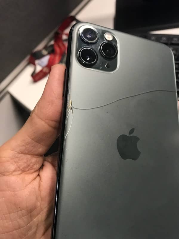 Iphone 11 pro max with box 5