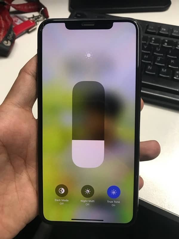 Iphone 11 pro max with box 6