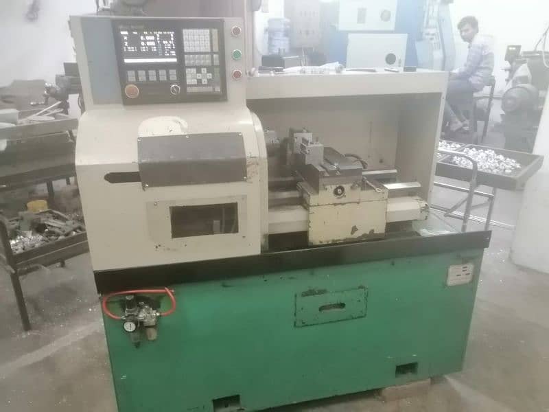 CNC lathe machine 0