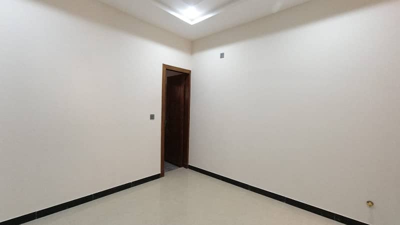 5 MARLA UPPER PORTION AVAILABLE FOR RENT 8