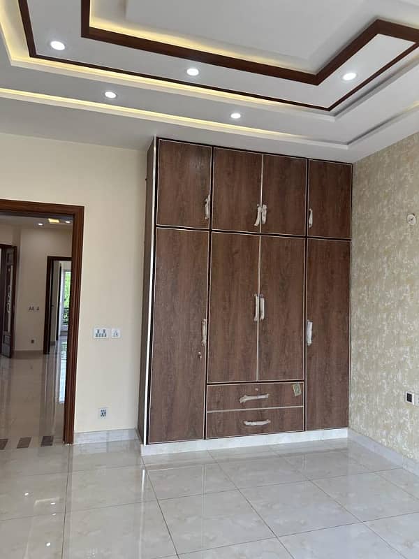 10 Marla House For Sale In Rafi Block Bahria Town Lahore 15