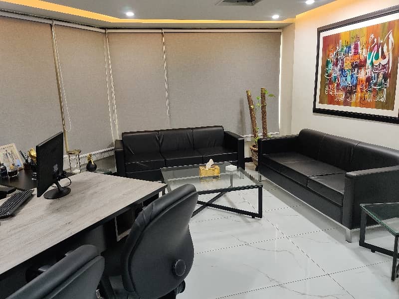 2000 Sqft Furnished Office 5