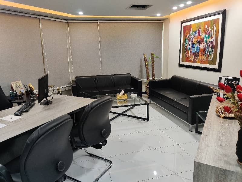 2000 Sqft Furnished Office 8