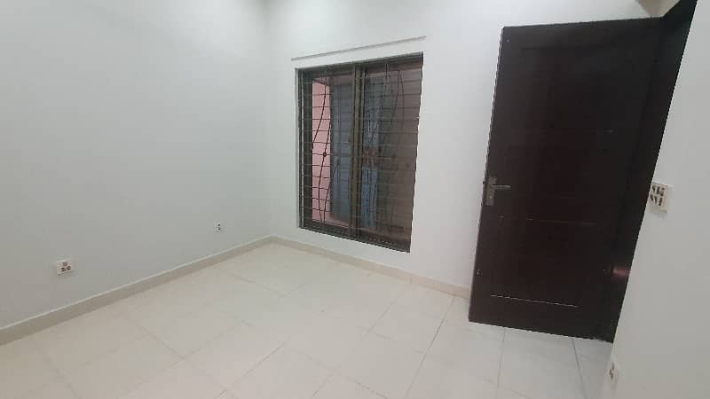 1 Kanal 36. Bed Attached Bath Triple Story For Sale 4