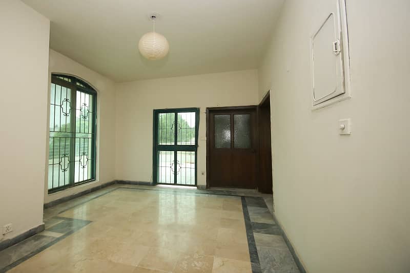 1 Kanal Very Well Maintain House For Sale In DHA PHASE 1 13