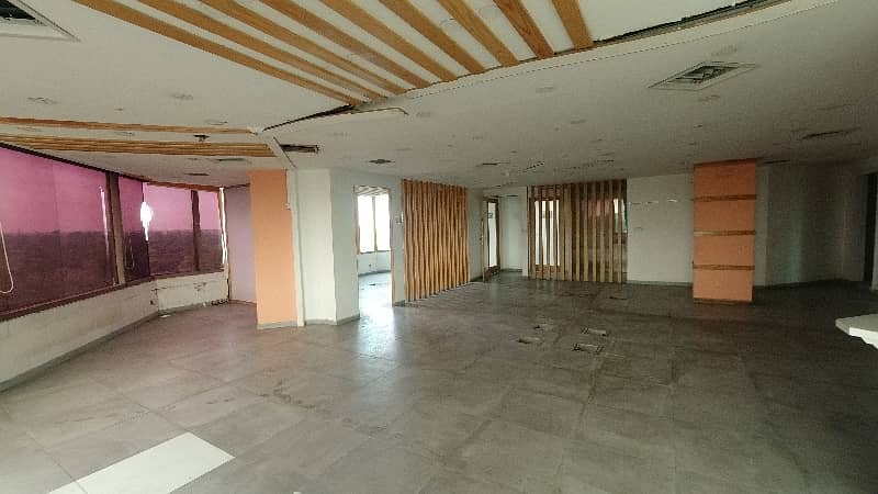 2000 Square Feet Office In Stunning Siddique Trade Center Is Available For Rent 1