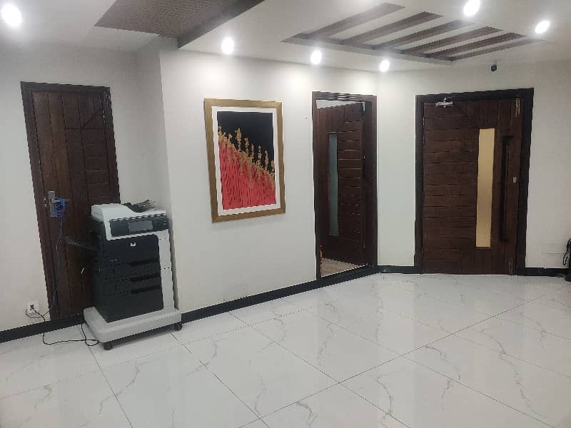 1600 Square Feet Office For Rent 14