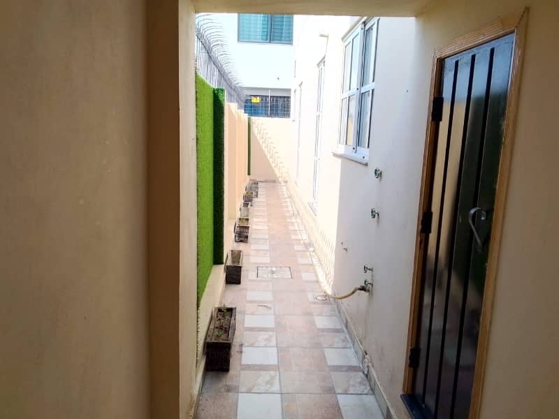 10 Marla Brand New House For Sale In LDA AVENUE_1. 2