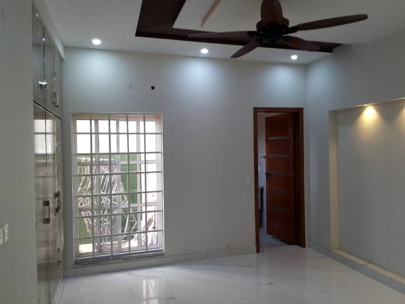 10 Marla Brand New House For Sale In LDA AVENUE_1. 3