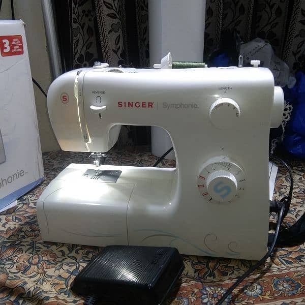 Embroidery machine singer 1