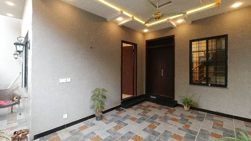 Prime Location House Of 5 Marla Is Available In Contemporary Neighborhood Of Formanites Housing Scheme 2