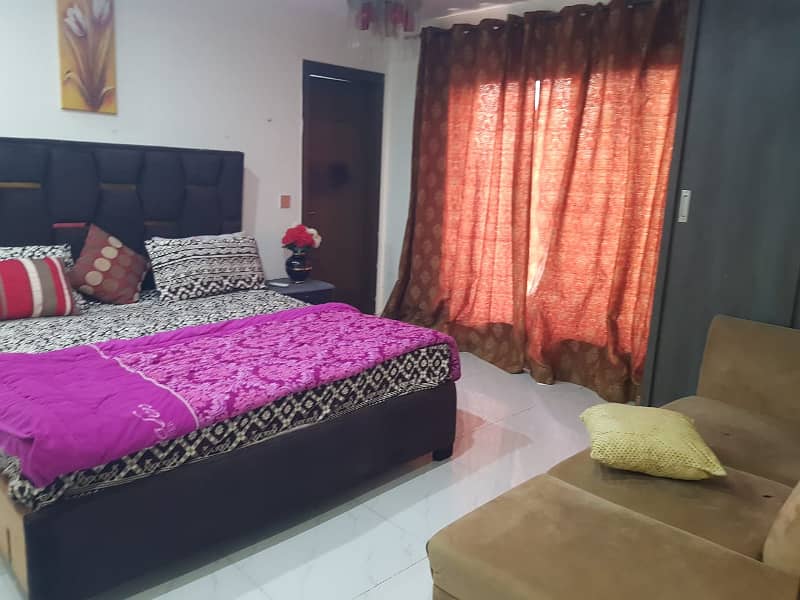 Furnish laxry apartment bahria town lahore par day weekly available for rent 1