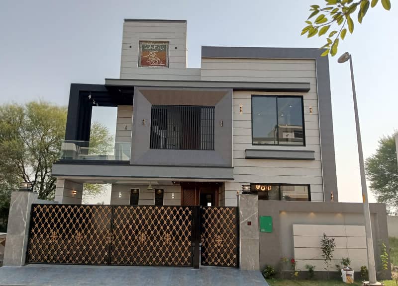 10 Marla Brand New House Is Available For Rent In Talha Block Bahria Town Lahore 0