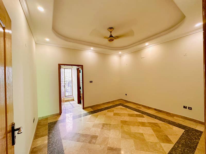 10 Marla Owner Built Renovated House For Sale In Shaheen Block Sector B Bahria Town 10