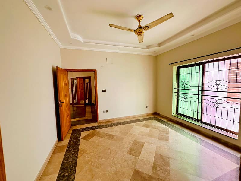 10 Marla Owner Built Renovated House For Sale In Shaheen Block Sector B Bahria Town 0