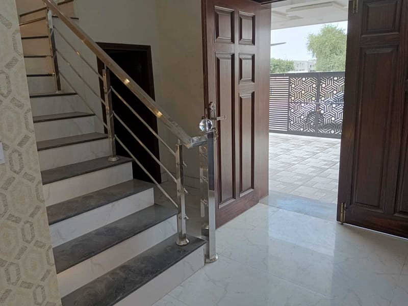 10 Marla Like Brand New Luxury House Available For Sale In Bahria Town Lahore. 6