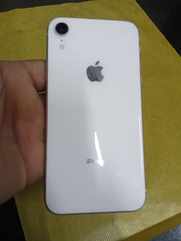 iPhone Xr 128GB water pack 10/9 3