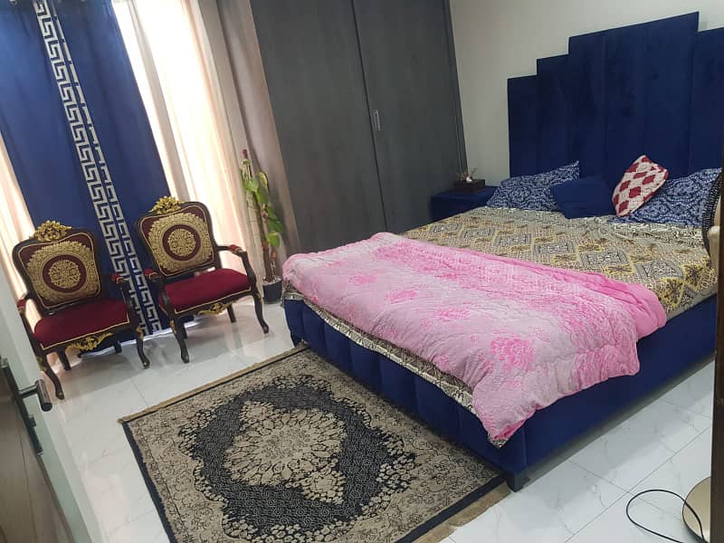 Furnish laxry apartment bahria town lahore par day weekly available for rent 0